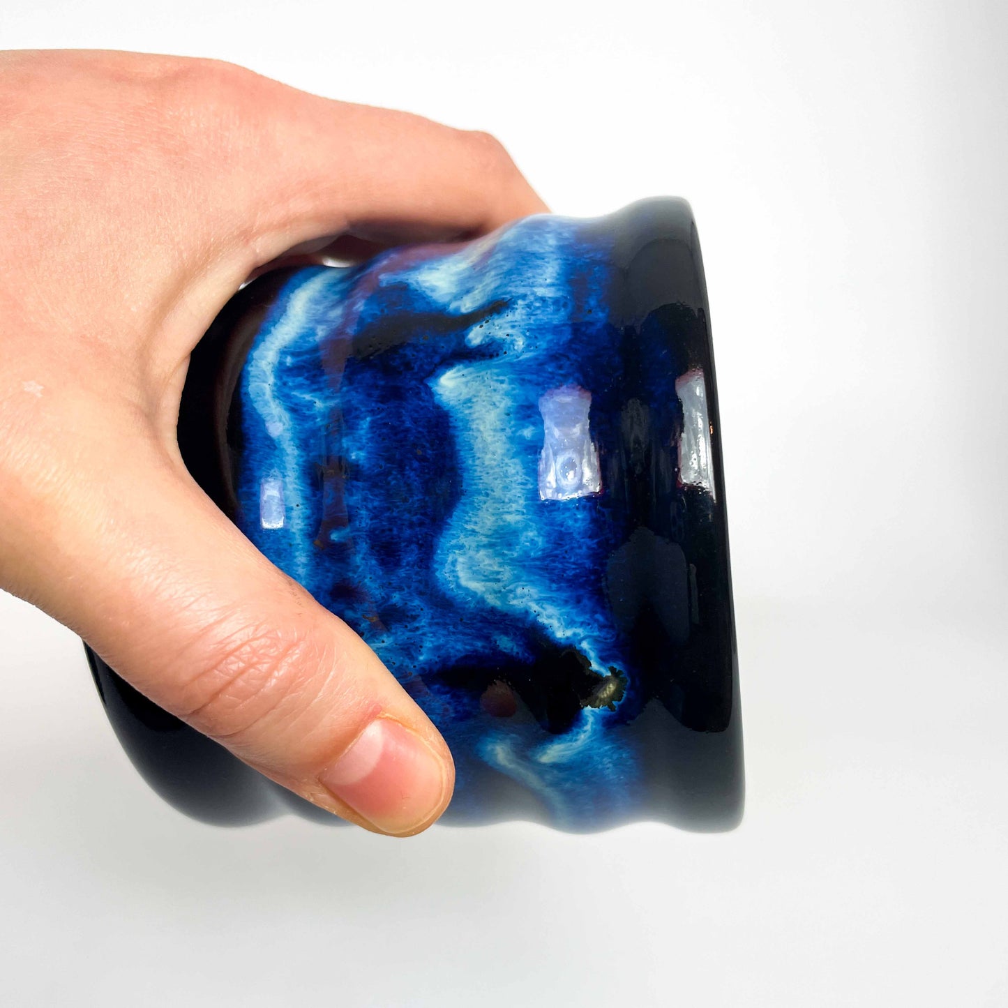 Ashtray - Black Melting Blue Wiggle