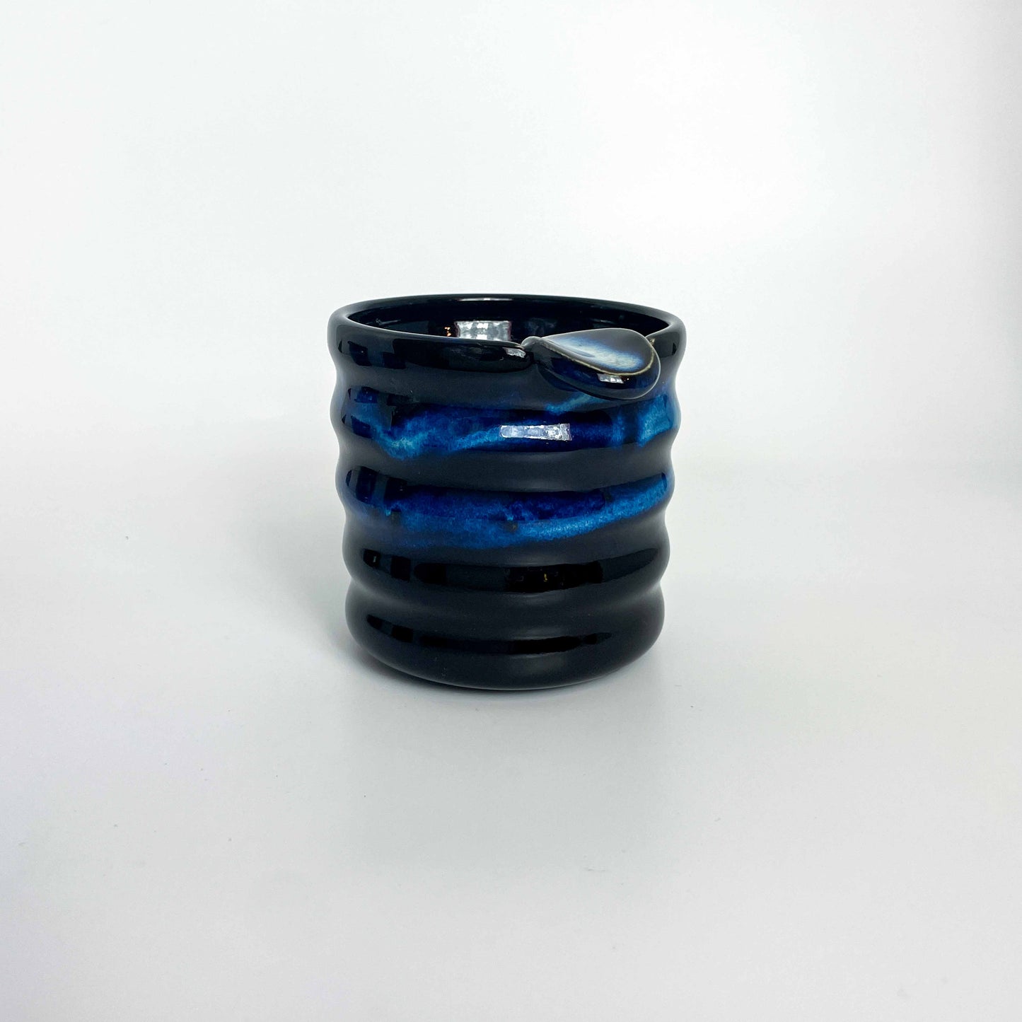 Ashtray - Black Melting Blue Wiggle