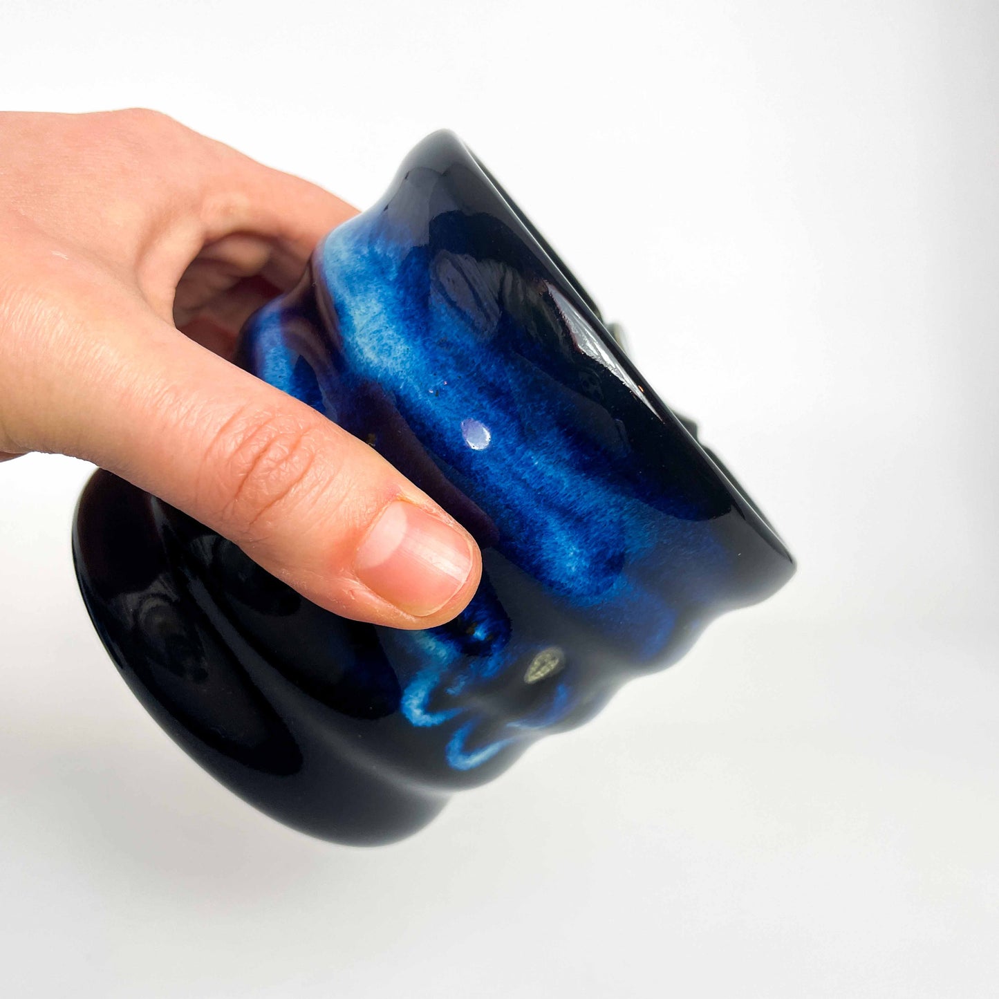 Ashtray - Black Melting Blue Wiggle